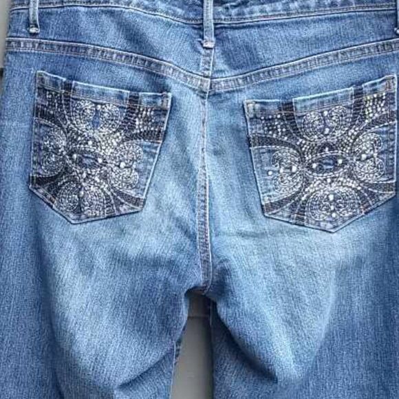 Nine West Date Night Straight Distressed Jeans with Bling on Back Pockets  6/28 - Picture 6 of 13